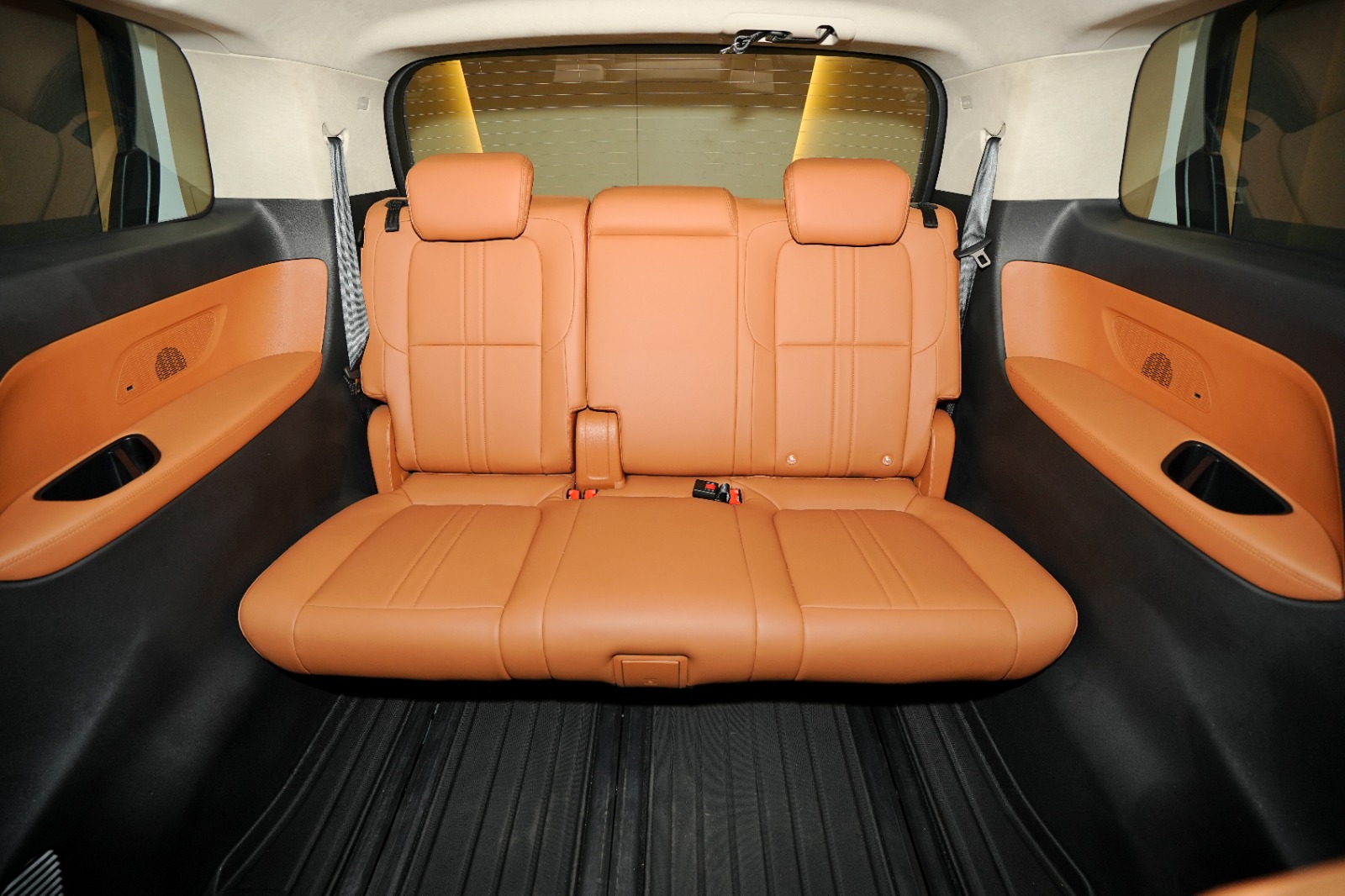 MG M9 EV Presidential Limo